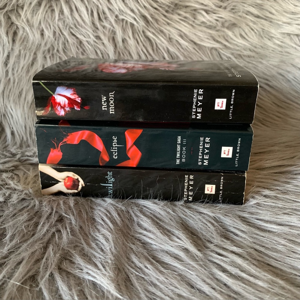 Twilight paper back saga y2k books